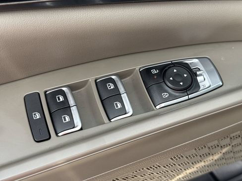 Used 2026 Kia Carnival FWD image 15
