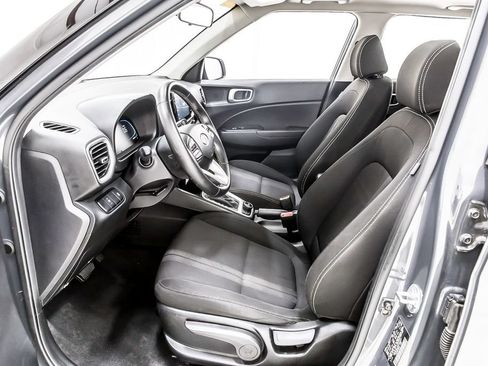 Used 2023 Hyundai Venue SEL FWD image 25