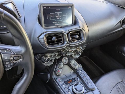 Used 2019 Aston Martin V8 Vantage Coupe image 23