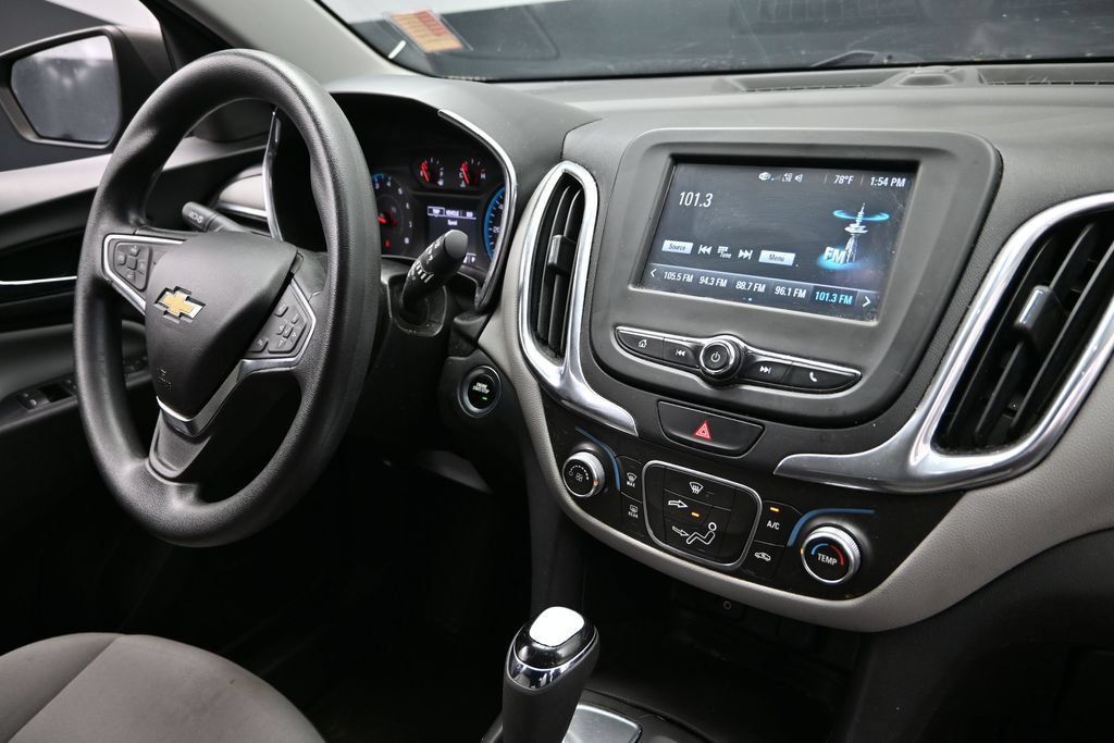 Used 2018 Chevrolet Equinox LS FWD image 13
