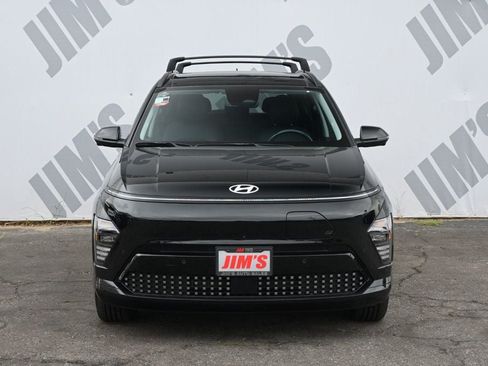 Used 2025 Hyundai Kona Limited FWD image 2