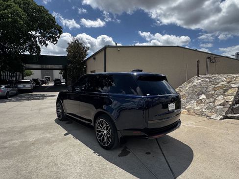 Certified 2023 Land Rover Range Rover SE AWD/4WD image 3