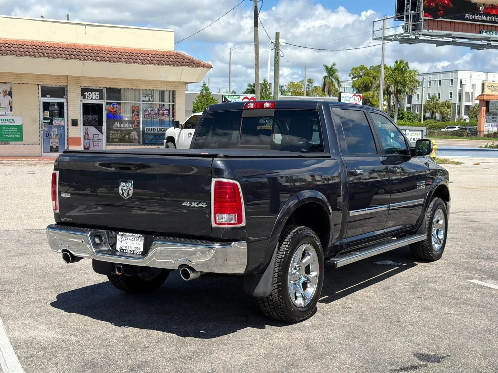 Used 2016 RAM 1500 Laramie w/ Convenience Group AWD/4WD image 5