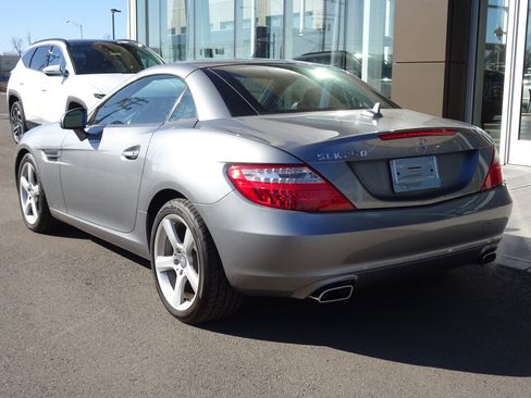 Used 2012 Mercedes-Benz SLK 250 image 3