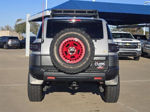Used 2013 Toyota FJ Cruiser 4WD image 6