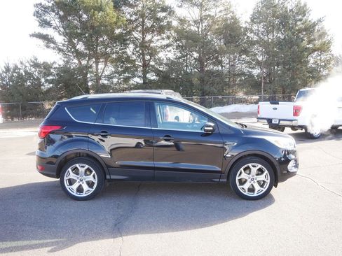Used 2019 Ford Escape Titanium image 4