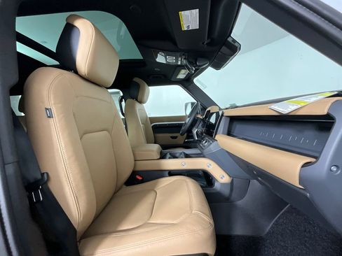 New 2026 Land Rover Defender 130 X-Dynamic SE AWD/4WD image 3