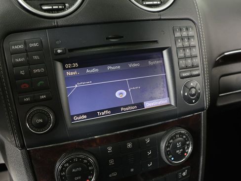 Used 2011 Mercedes-Benz GL 450 4MATIC image 37