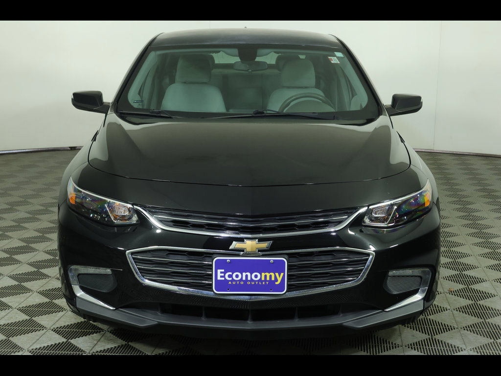 Used 2017 Chevrolet Malibu LT FWD image 9