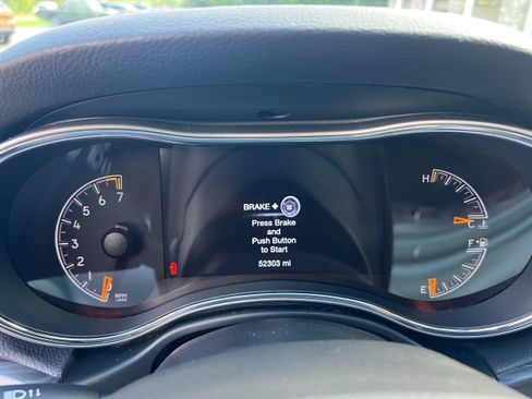 Used 2019 Jeep Grand Cherokee Limited AWD/4WD image 15