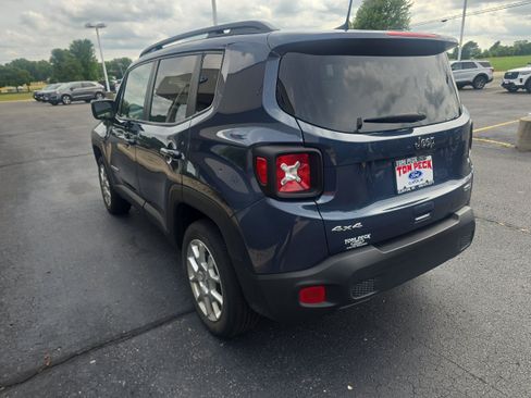 Used 2021 Jeep Renegade Latitude AWD/4WD image 3