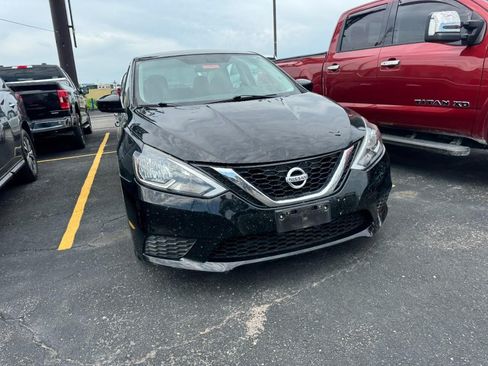 Used 2016 Nissan Sentra S FWD image 2