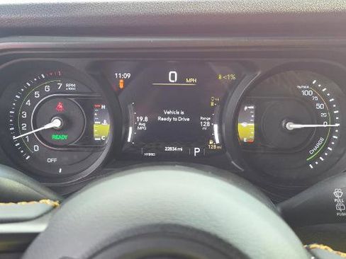 Used 2024 Jeep Wrangler Unlimited AWD/4WD image 11