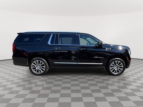 Used 2026 GMC Yukon XL Denali w/ Sun & Power Step Package AWD/4WD image 8