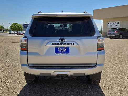Used 2021 Toyota 4Runner SR5 Premium w/ Moonroof Package AWD/4WD image 4