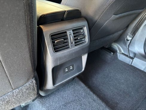 Used 2025 Nissan Rogue SV FWD image 24