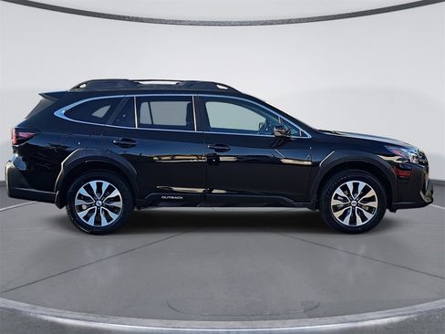 Used 2023 Subaru Outback Limited XT image 2