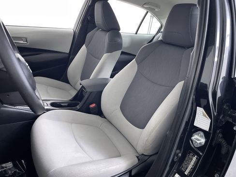 Used 2021 Toyota Corolla LE FWD image 12