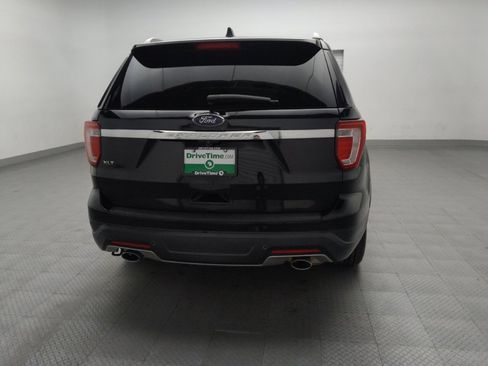 Used 2018 Ford Explorer XLT image 7