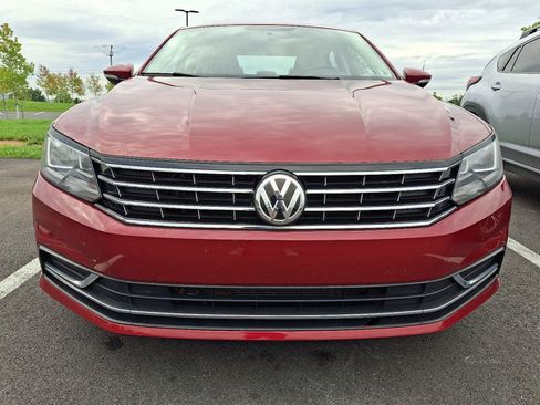 Used 2018 Volkswagen Passat 2.0T SE FWD image 2