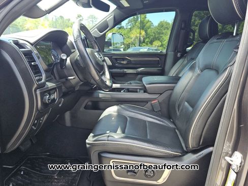 Used 2019 RAM 1500 Limited AWD/4WD image 3