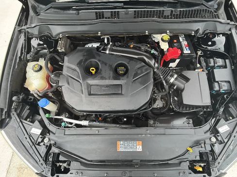 Used 2017 Ford Fusion SE AWD/4WD image 16