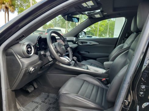 Used 2024 Alfa Romeo Tonale Ti w/ Premium Interior Package image 9