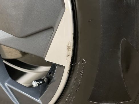 Used 2025 Nissan Rogue SV image 34