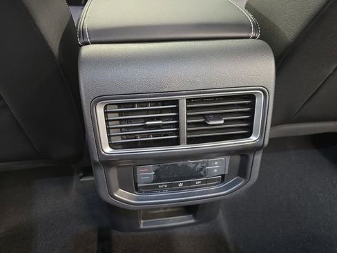 New 2026 Volkswagen Atlas SE image 15