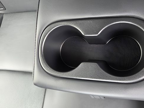 Used 2025 Toyota Prius XLE image 12