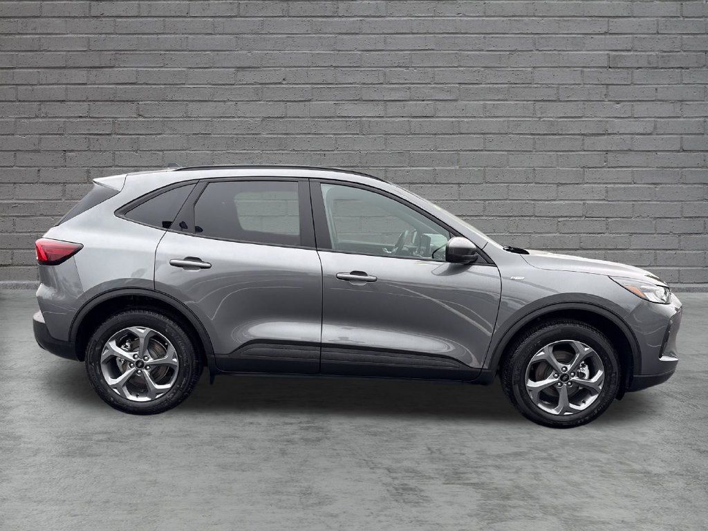 Used 2026 Ford Escape ST-Line Select w/ Equipment Group 401A AWD/4WD image 9