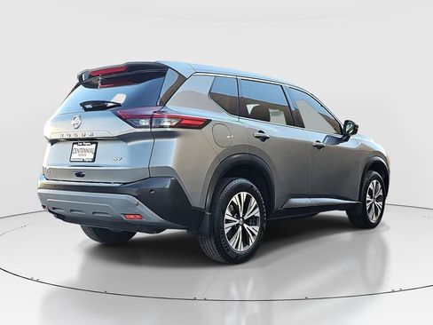 Used 2021 Nissan Rogue SV image 5