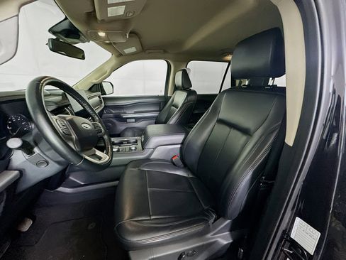 Used 2024 Ford Expedition Max XLT image 13