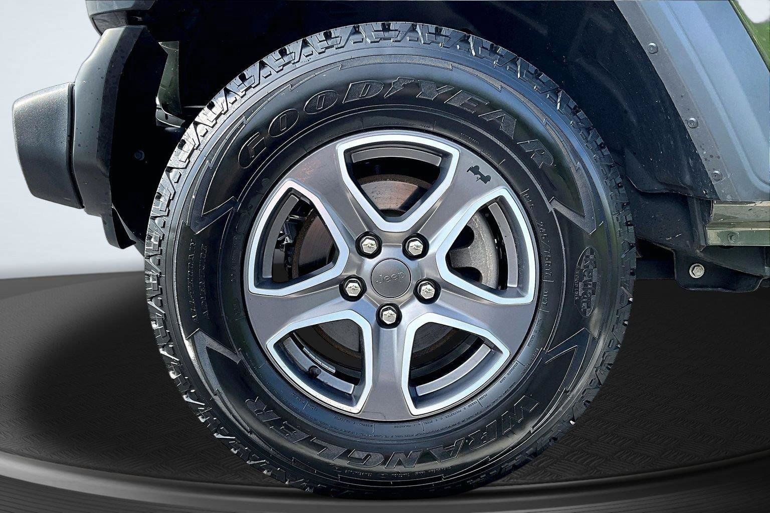 Used 2023 Jeep Wrangler Sport AWD/4WD image 10