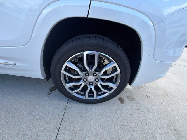 Certified 2022 GMC Terrain Denali w/ Denali Premium Package AWD/4WD image 33