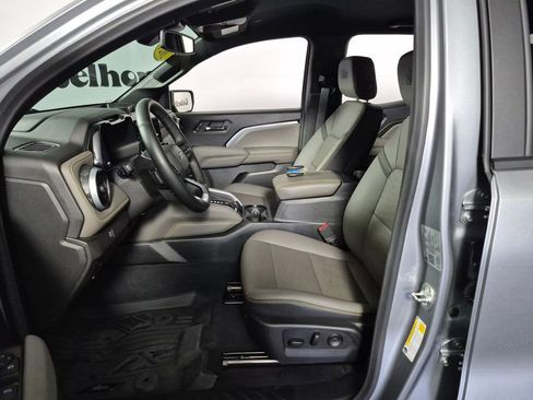 Used 2024 Chevrolet Colorado ZR2 w/ ZR2 Bison Edition image 9