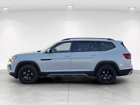 New 2026 Volkswagen Atlas Peak Edition AWD/4WD image 2