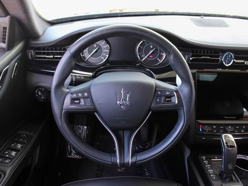 Used 2022 Maserati Quattroporte Modena Q4 AWD/4WD image 20