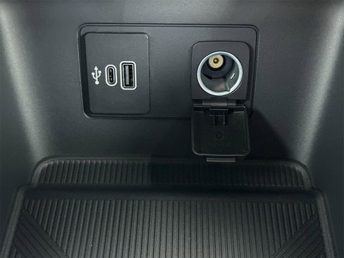 New 2026 Ford Explorer Platinum image 7