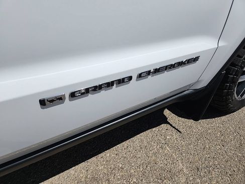 Used 2022 Jeep Grand Cherokee Limited AWD/4WD image 44