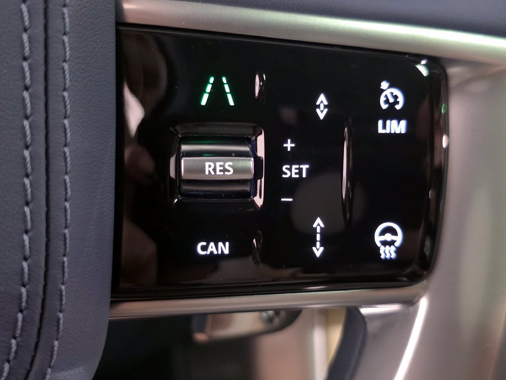 New 2026 Land Rover Range Rover SV AWD/4WD image 32