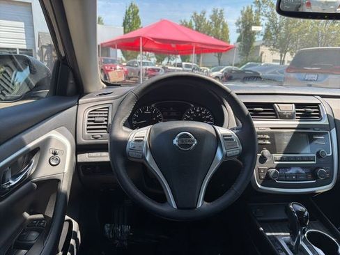 Used 2016 Nissan Altima 2.5 SL FWD image 12