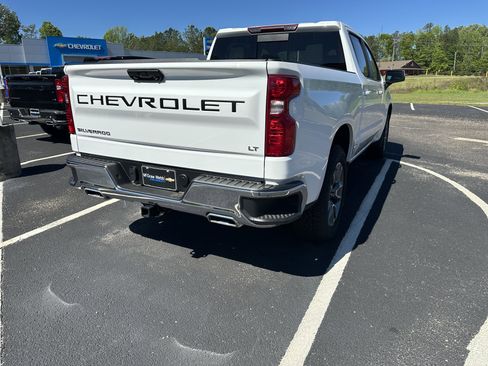 New 2026 Chevrolet Silverado 1500 LT w/ Z71 Off-Road Package AWD/4WD image 6