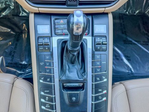 Used 2019 Porsche Macan image 17