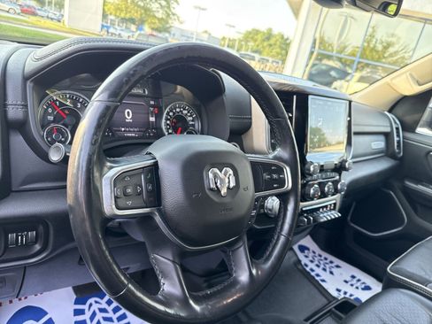 Used 2019 RAM 1500 Laramie AWD/4WD image 15