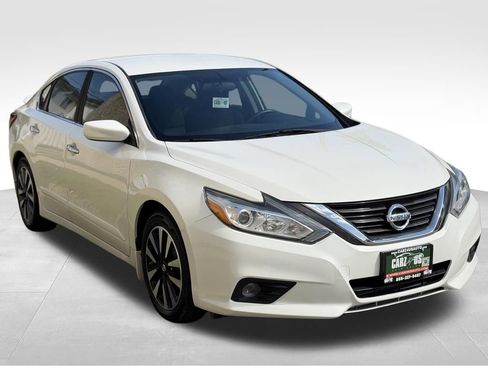 Used 2016 Nissan Altima 2.5 SV FWD image 3