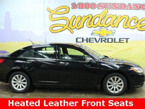 Used 2014 Chrysler 200 Limited image 1