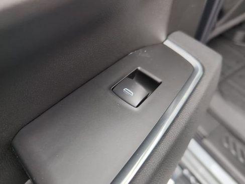 New 2026 GMC Sierra 1500 SLT image 13