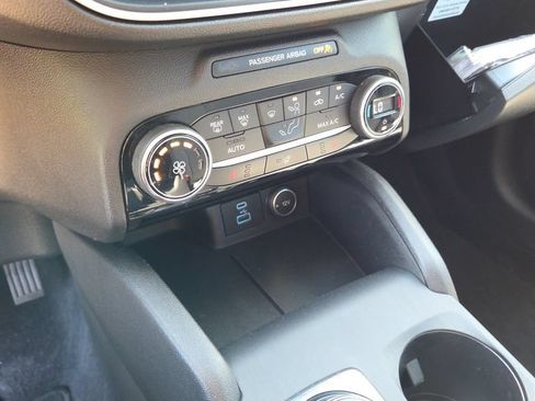 Used 2021 Ford Escape SE w/ Cold Weather Package FWD image 17