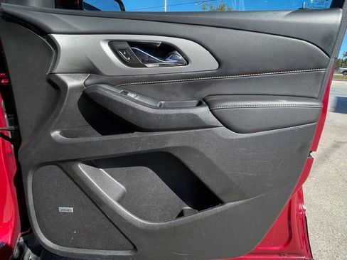 Used 2020 Chevrolet Traverse RS image 33